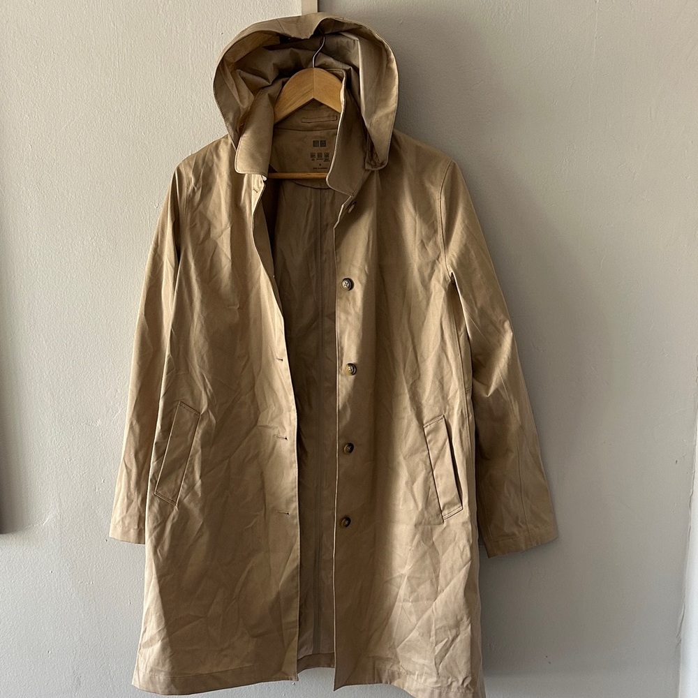 Uniqlo Womens Beige Tan Khaki Hooded Raincoat light weight size medium